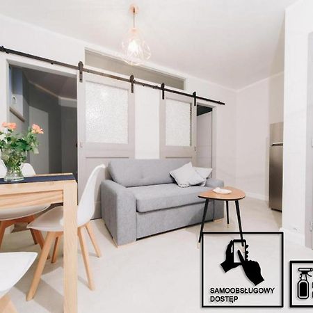 M6 Main Square Stylish One Bedroom Красков Екстериор снимка