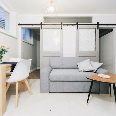 M6 Main Square Stylish One Bedroom Красков Екстериор снимка