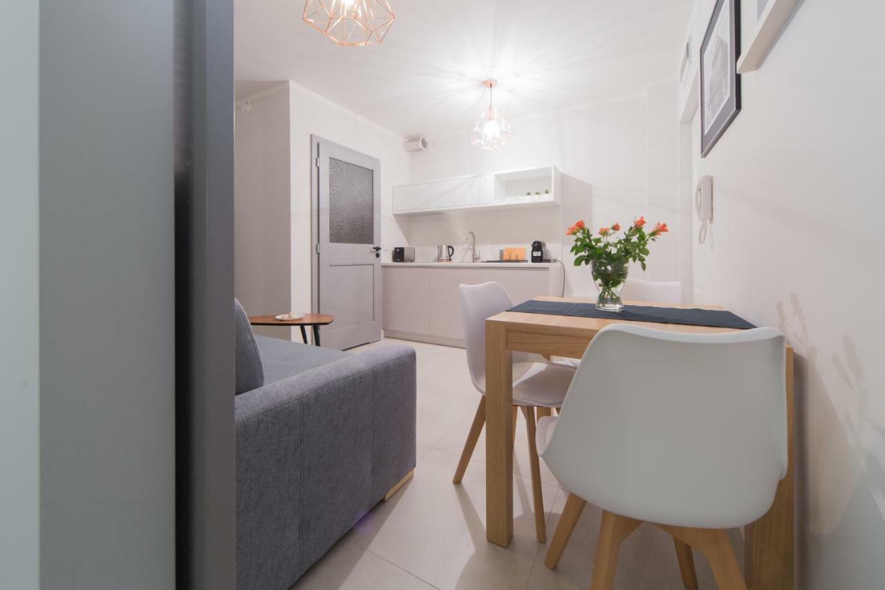 M6 Main Square Stylish One Bedroom Красков Екстериор снимка