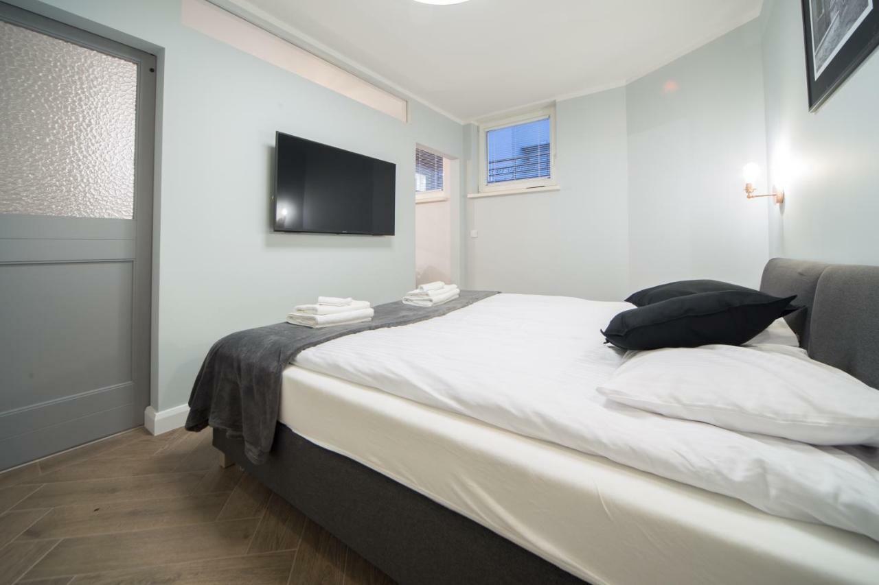 M6 Main Square Stylish One Bedroom Красков Екстериор снимка