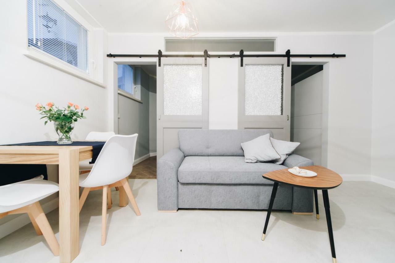 M6 Main Square Stylish One Bedroom Красков Екстериор снимка