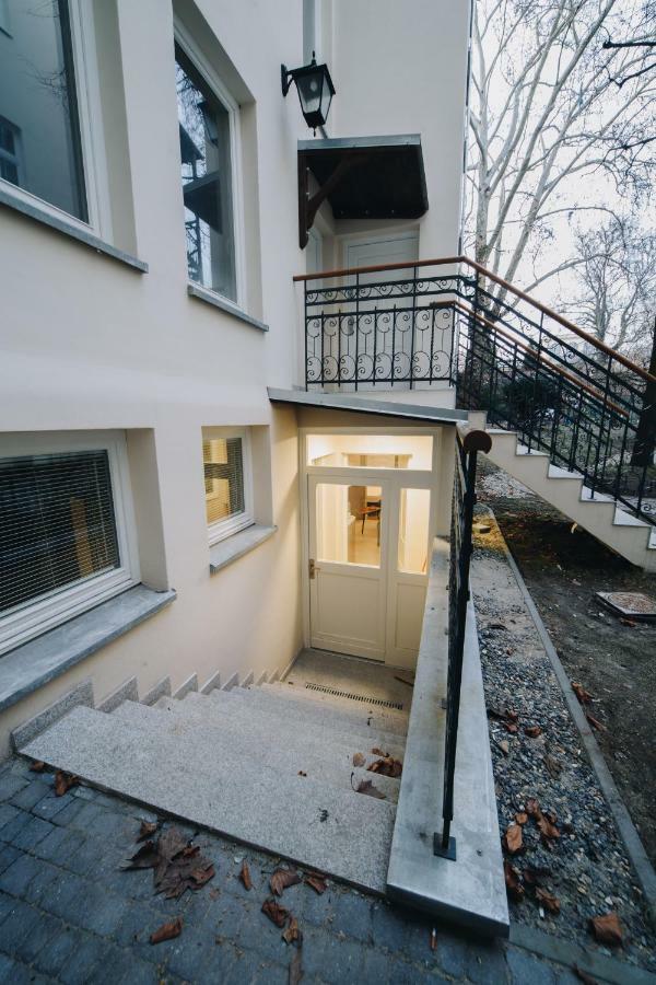 M6 Main Square Stylish One Bedroom Красков Екстериор снимка