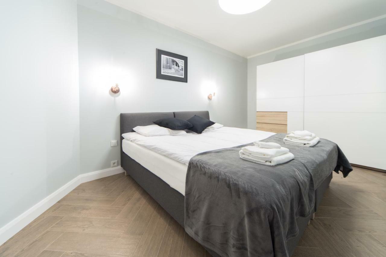 M6 Main Square Stylish One Bedroom Красков Екстериор снимка